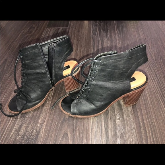 Forever 21 black booties - Picture 3 of 6